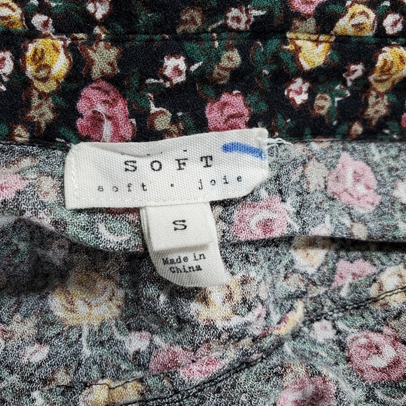 Soft Joie Floral Button Down Shirt - Picture 5 of 6